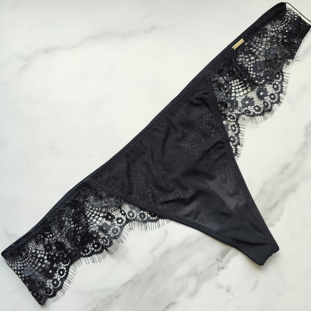 NWT BLUEBELLA MARINA THONG PANTY IN BLACK SIZE LARGE